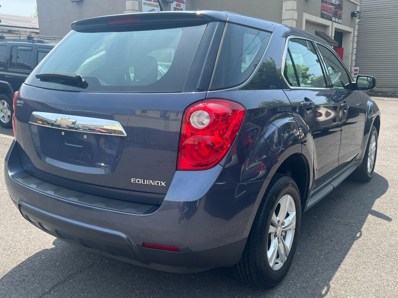 2014 Blue /gray Chevrolet Equinox (2GNALAEK4E6) , located at 1018 Brunswick Ave, Trenton, NJ, 08638, (609) 989-0900, 40.240086, -74.748085 - Super Clean Chevy Equinox with only 69k miles on it, serviced up and ready to go. Call Anthony to set up an appt to see and drive, 609-273-5100 - Photo #9